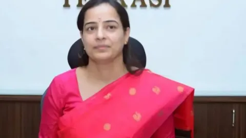 पहाड़ की बेटी डॉ. मोनिका राणा बनीं तेनकासी की पहली महिला डीएम, बढ़ाया मान