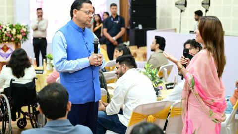 उत्तराखंड के सोशल मीडिया क्रिएटर्स से मिले सीएम धामी, कही ये बड़ी बात