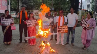 हल्द्वानी: अंकिता भंडारी मामले में पहाड़ी आर्मी का प्रदर्शन, वीआईपी जांच की मांग