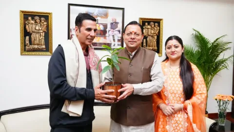 देहरादून: सीएम पुष्कर सिंह धामी से मिले अक्षय कुमार, उत्तराखंड फिल्म नीति पर चर्चा