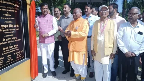 हरिद्वार: जगदीश वत्स पार्क में कीर्ति स्तम्भ का अनावरण, सीएम धामी ने जारी किया संदेश