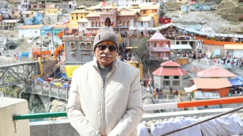 राज्यपाल डॉ. ढाल सिंह बिसेन ने किए भगवान बद्री विशाल के दर्शन, प्रदेश की खुशहाली की कामना