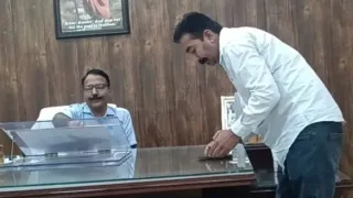 नैनीताल महिला अस्पताल में गंदगी और कॉकरोच का अंबार, समाजसेवियों ने डीएम को सौंपा ज्ञापन