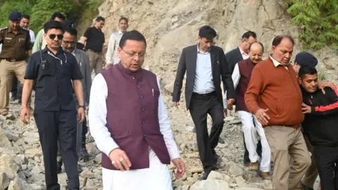 मुख्यमंत्री धामी ने किया अमृतपुर बायपास का निरीक्षण, कैंची धाम और नैनीताल जाने वालों को मिलेगी जाम से राहत
